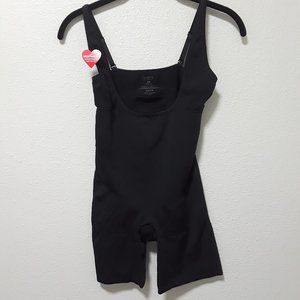 NWT ASSETS by SPANX Women's Remarkable Results All-in-One Body Slimmer